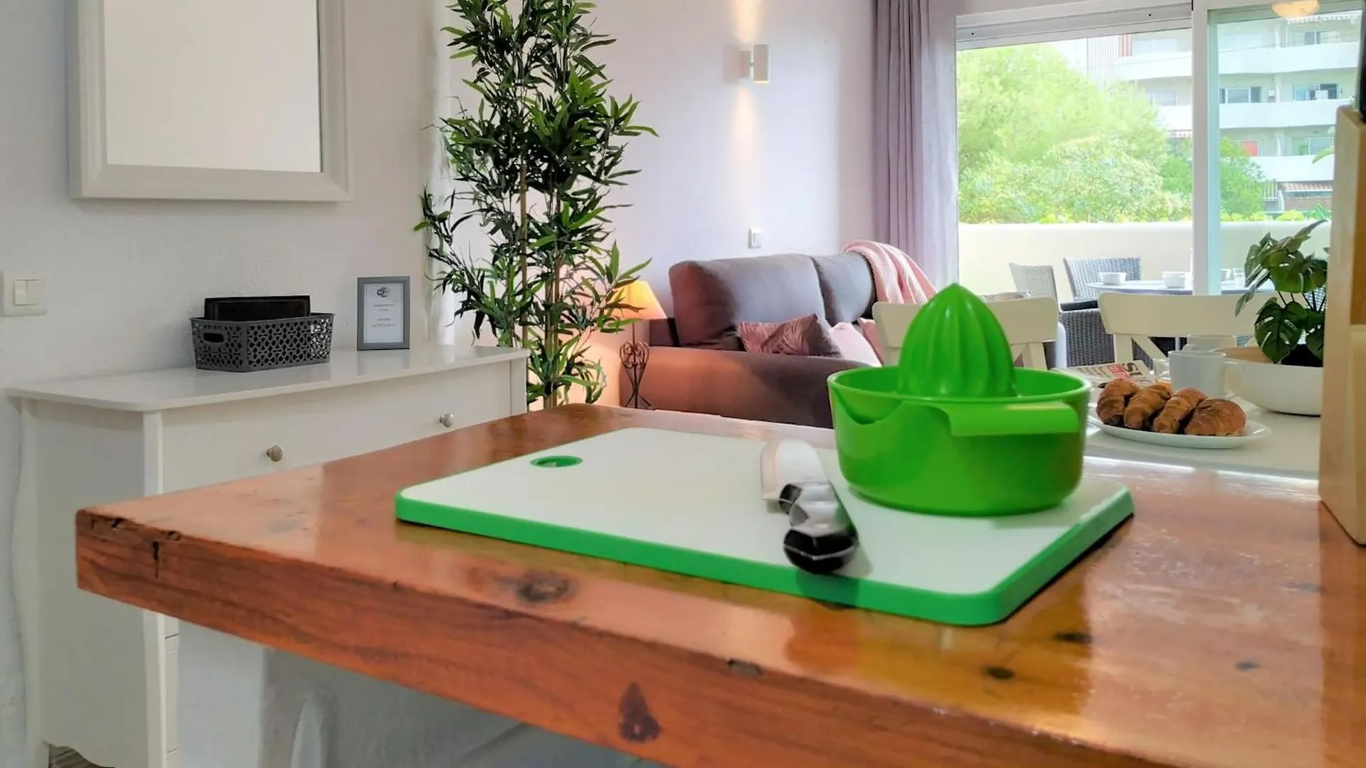Lovely Sea And Garden View Apartment Benalbeach Benalmádena Hiszpania