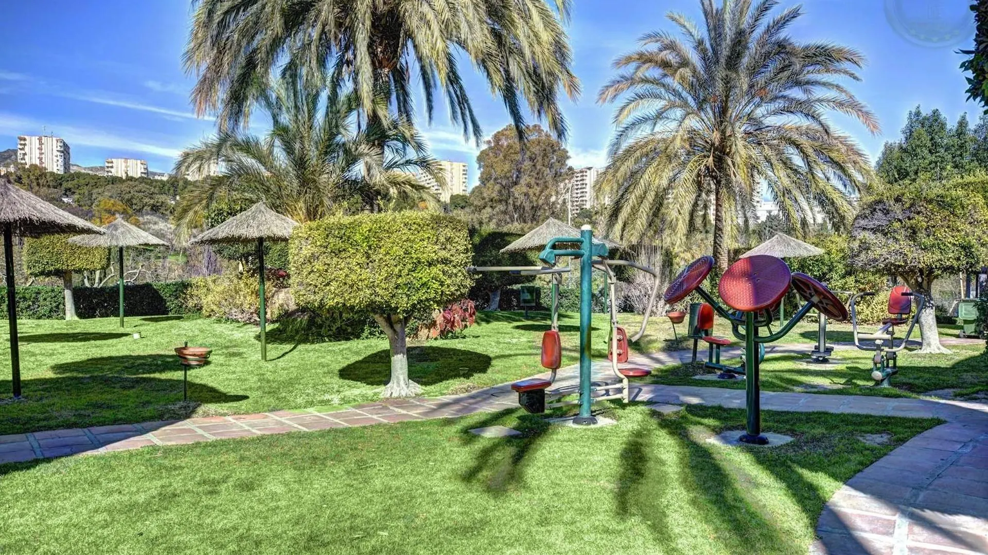 Lovely Sea And Garden View Apartment Benalbeach Benalmádena